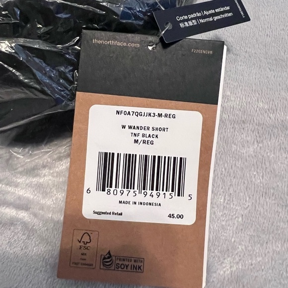 women’s Wander Shorts - Picture 3 of 5